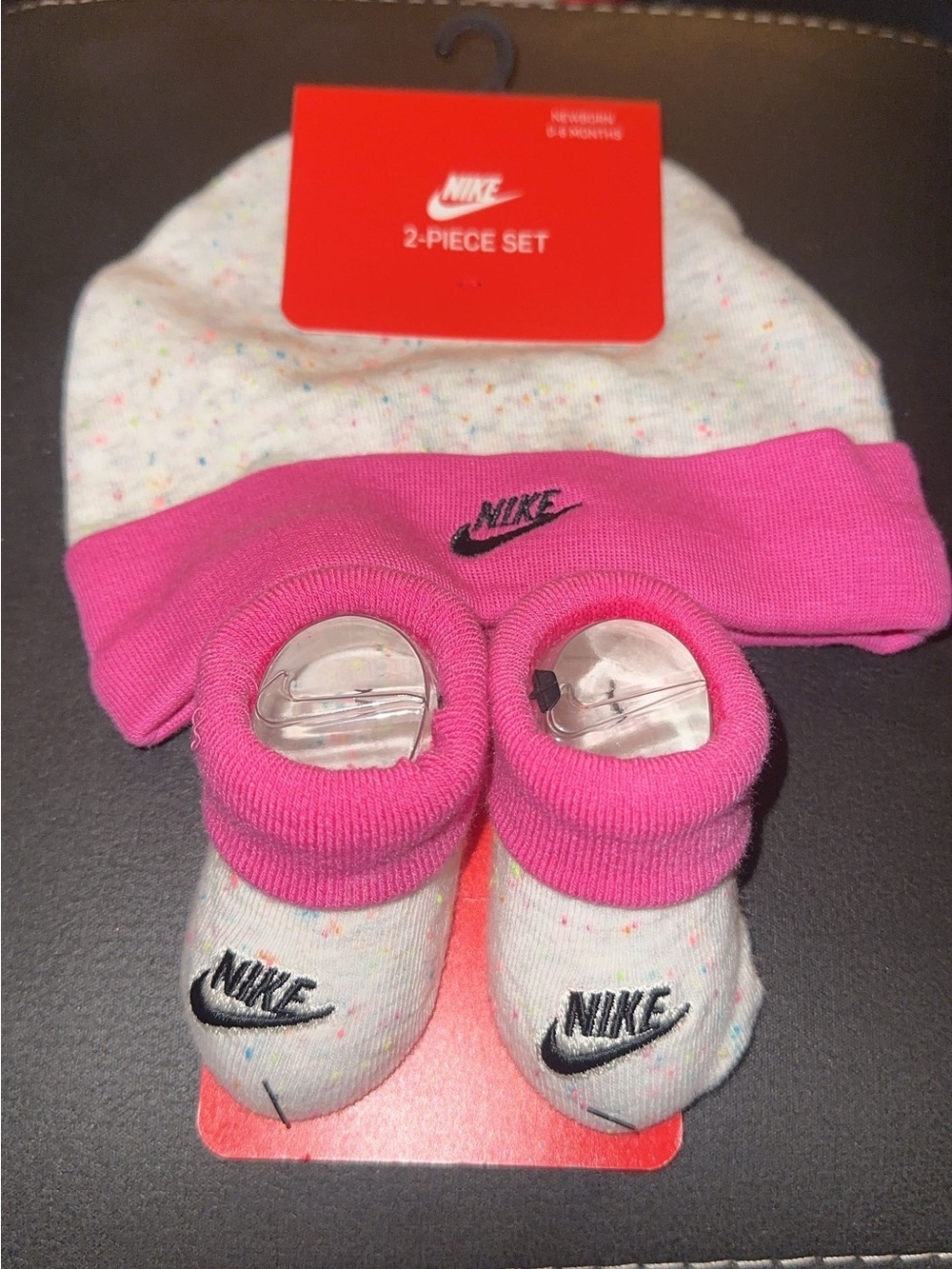 Nike Baby 2-Piece Hat & Sock Set - White Speckle with Pink Cuffs